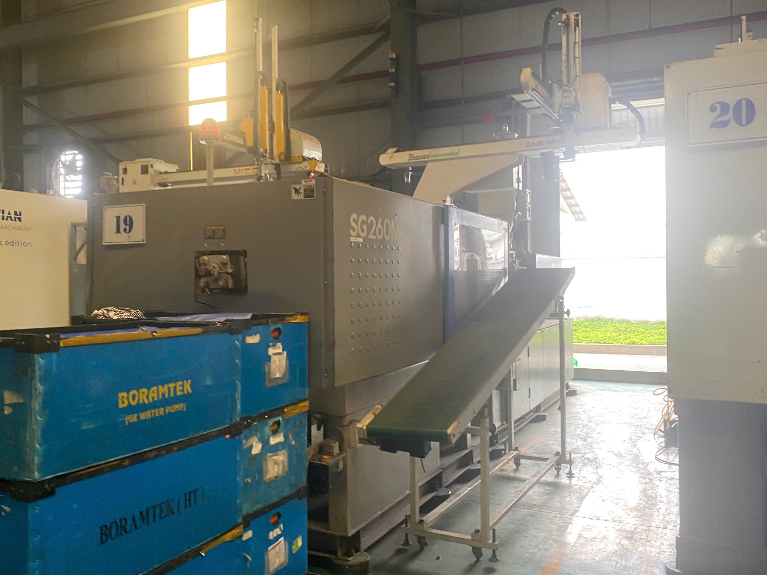 Injection molding machine 5.jpg